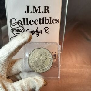 Circulated 1962 Mexico "Tepalcate" Un Peso Silver Coin - 10% Silver